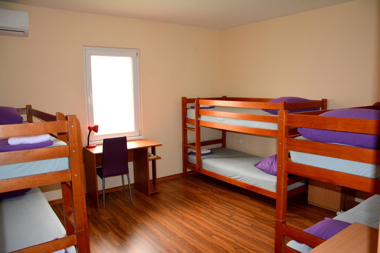 Montenegro Hostel B&B Podgorica Ngoại thất bức ảnh